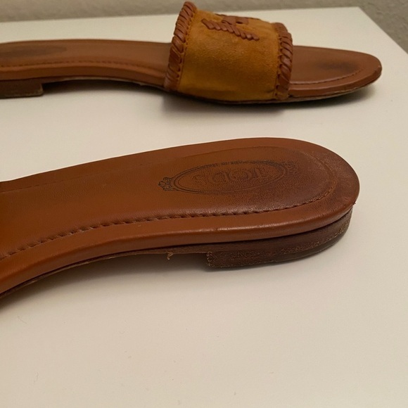 Tod’s leather-trimmed whipstitched suede slides size 38.5 - Picture 9 of 11